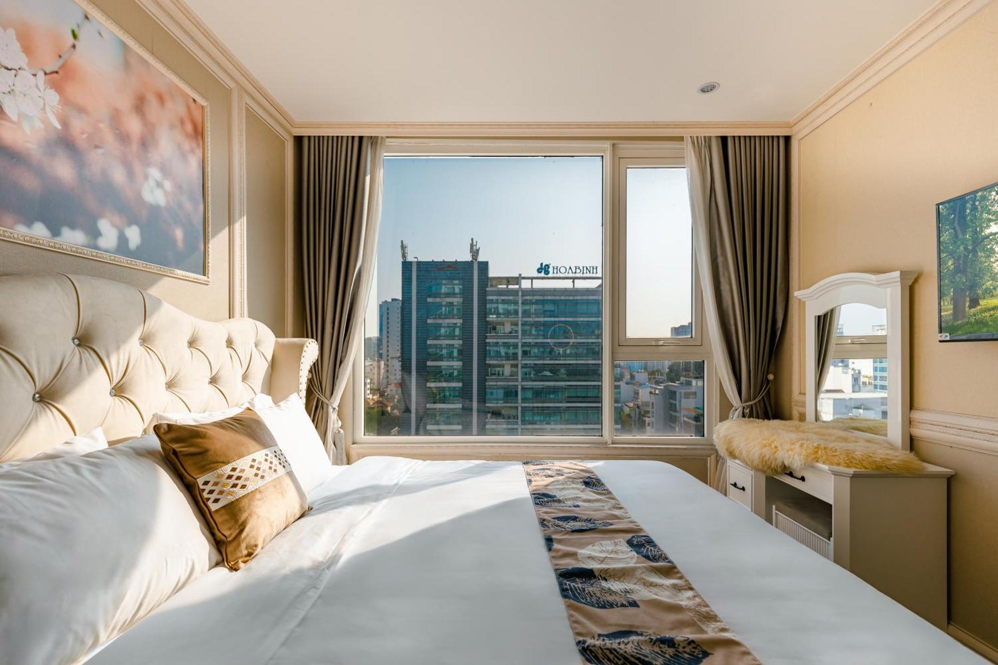 Salute De Leman - Luxury Distrist 3 TP. Hồ Chí Minh